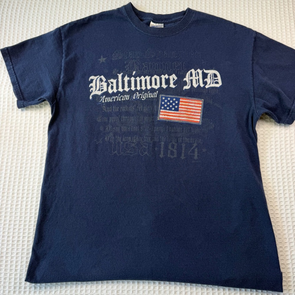Gildan Baltimore MD American Original T-Shirt Mens Medium Navy Blue USA 1814 Tee